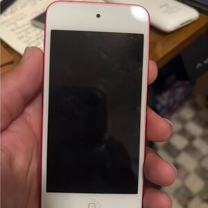 Apple iPod touch Pink and White